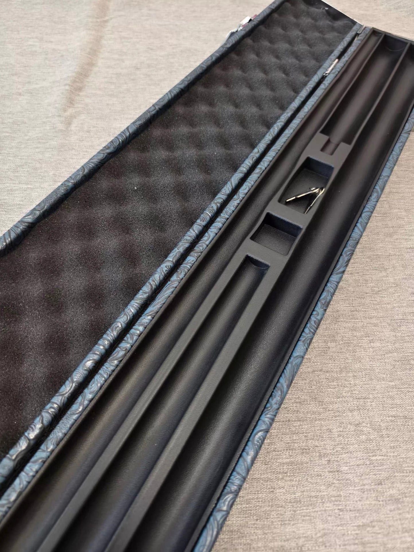LIMITED EDITION CUE CASE